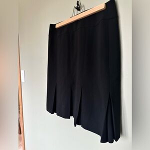 Flattering Black Pleated Skirt size 6 petite